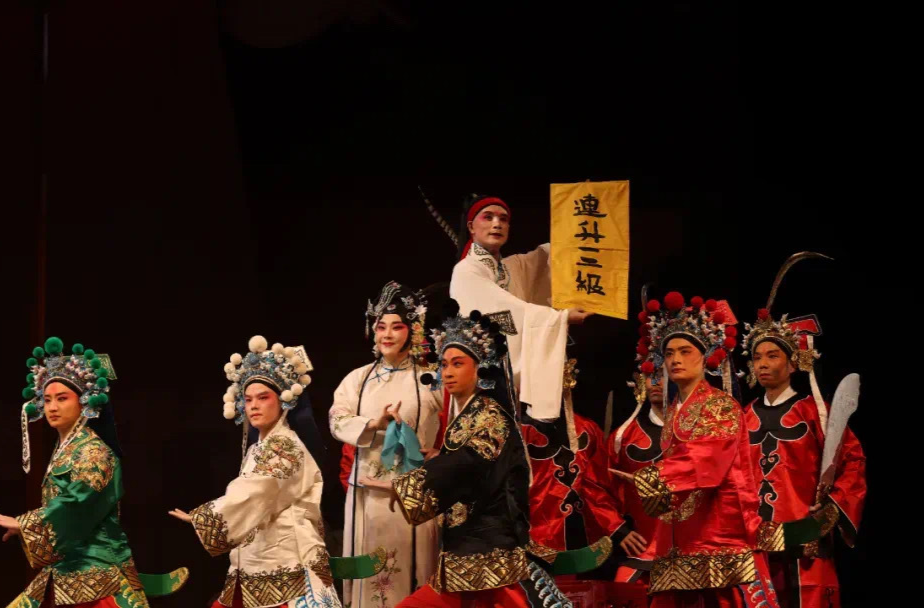 湖南花鼓戏“叫座”武汉城 《连升三级》亮相全国会演