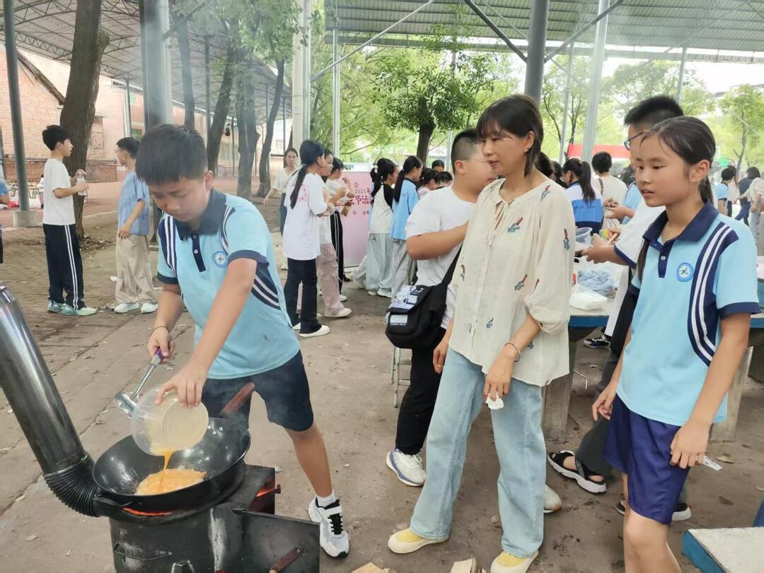 茶陵县云阳小学举办第三届师生美食节