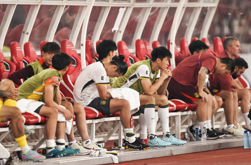 五问国足