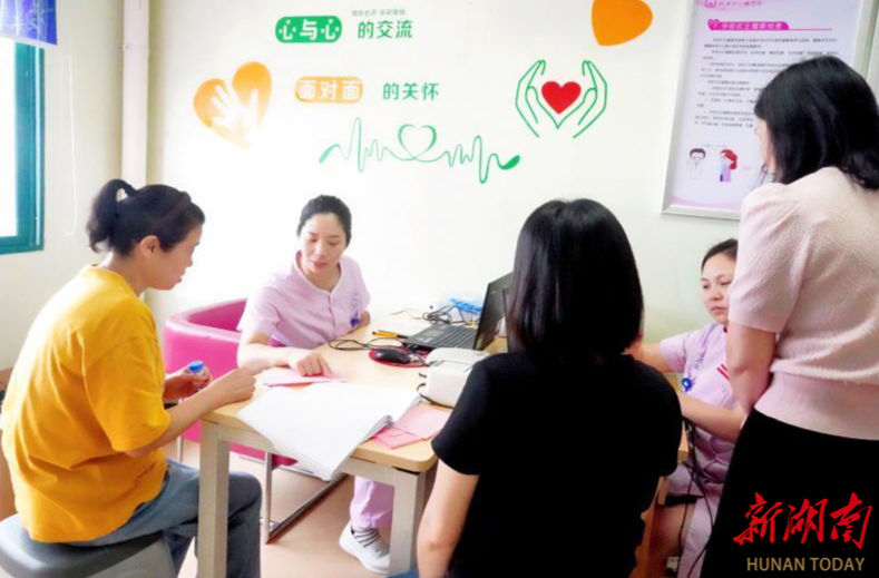 株洲市总工会联合株洲市妇幼保健院开展女职工“两癌”公益筛查活动