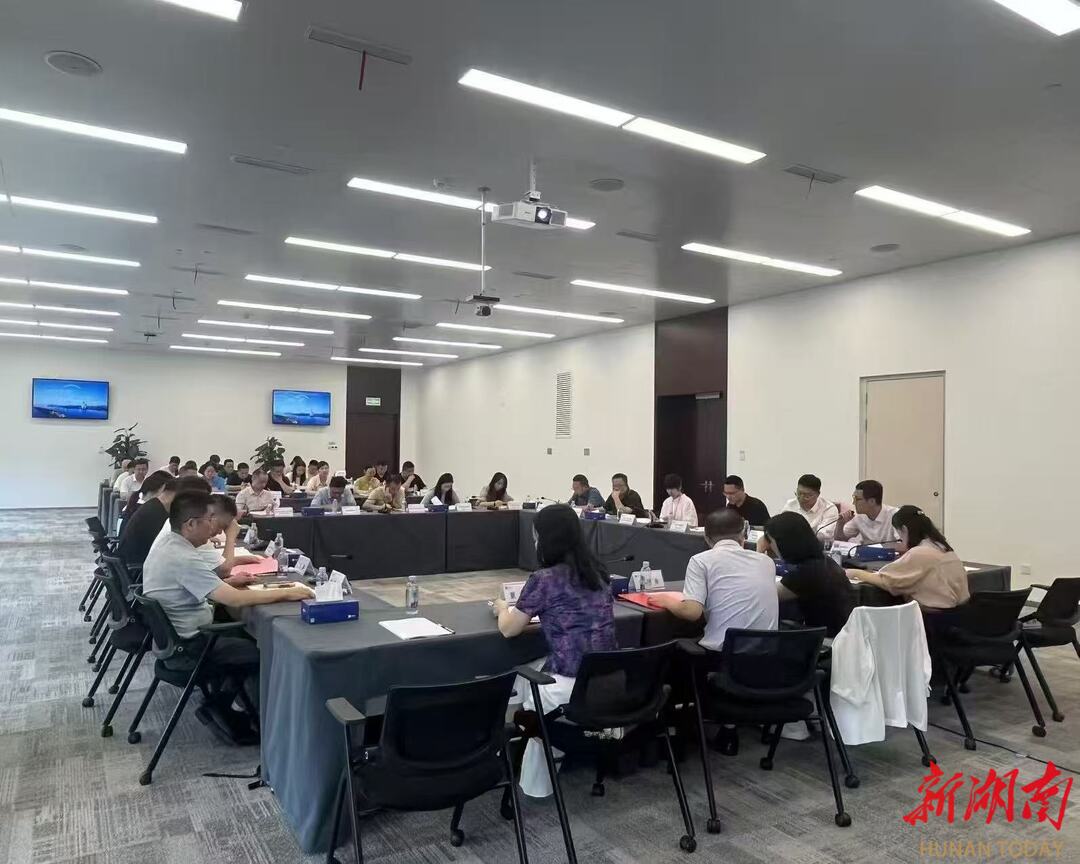 楼宇筑梦、聚企共赢——裕南街街道楼宇经济恳谈暨商会换届选举大会
