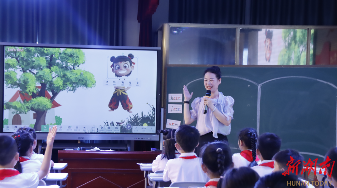 湘潭市小学英语新教材培训在百花小学举行