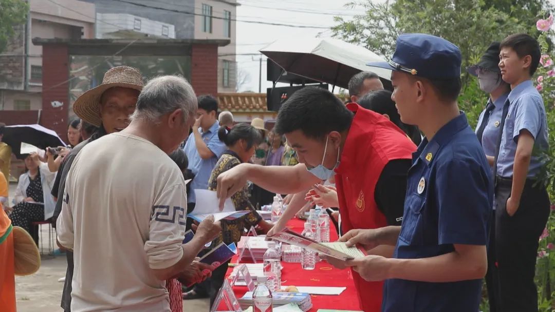 安仁县：法治文化进乡村 普法惠民零距离