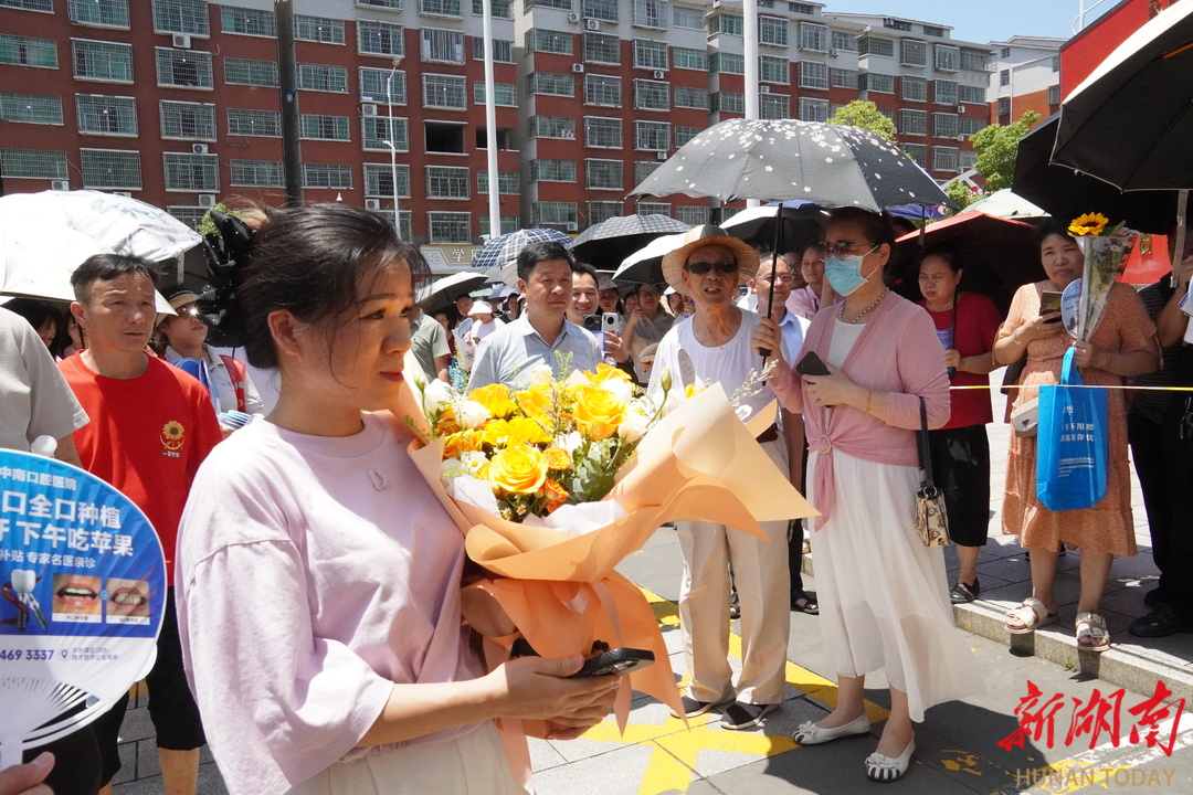 图集|高考首日，那些值得怀念的珍贵片段