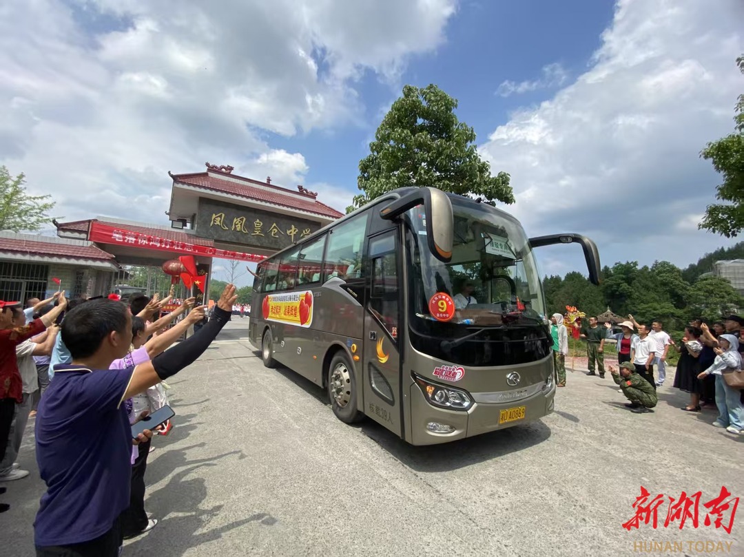 凤凰县:启动爱心送考行动 全城护航 2200 名考生赴梦