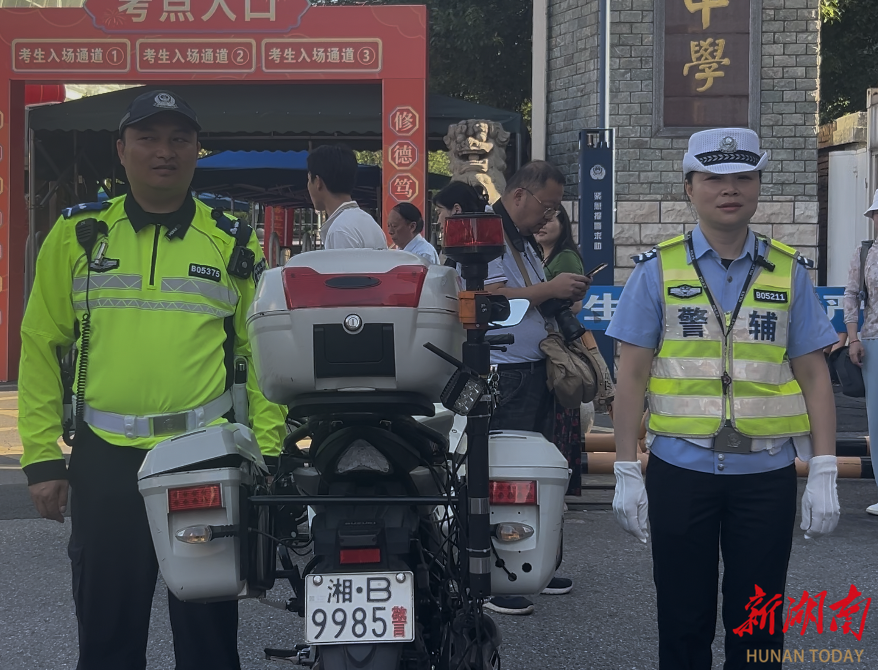 高考送考“名场面”又上新   “211”交警、“985”铁骑齐助力