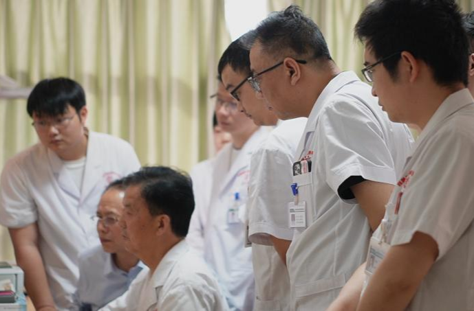 医心向党 为患者点亮生命曙光