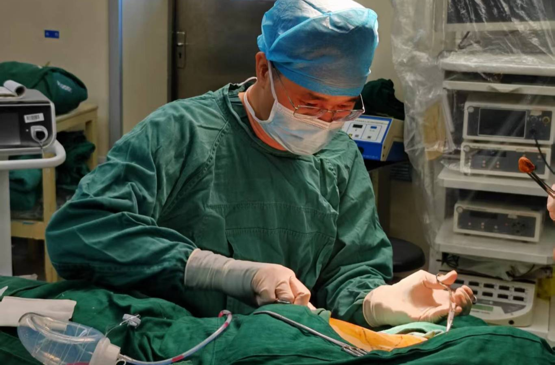 郴州首例！经单侧腋窝腔镜完成双侧甲状腺手术——郴州市第三人民医院乳甲外科微创技术再攀新高