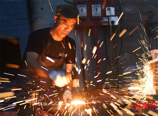 Jiahe County Boosts Traditional Industry Transformation, Upgrading