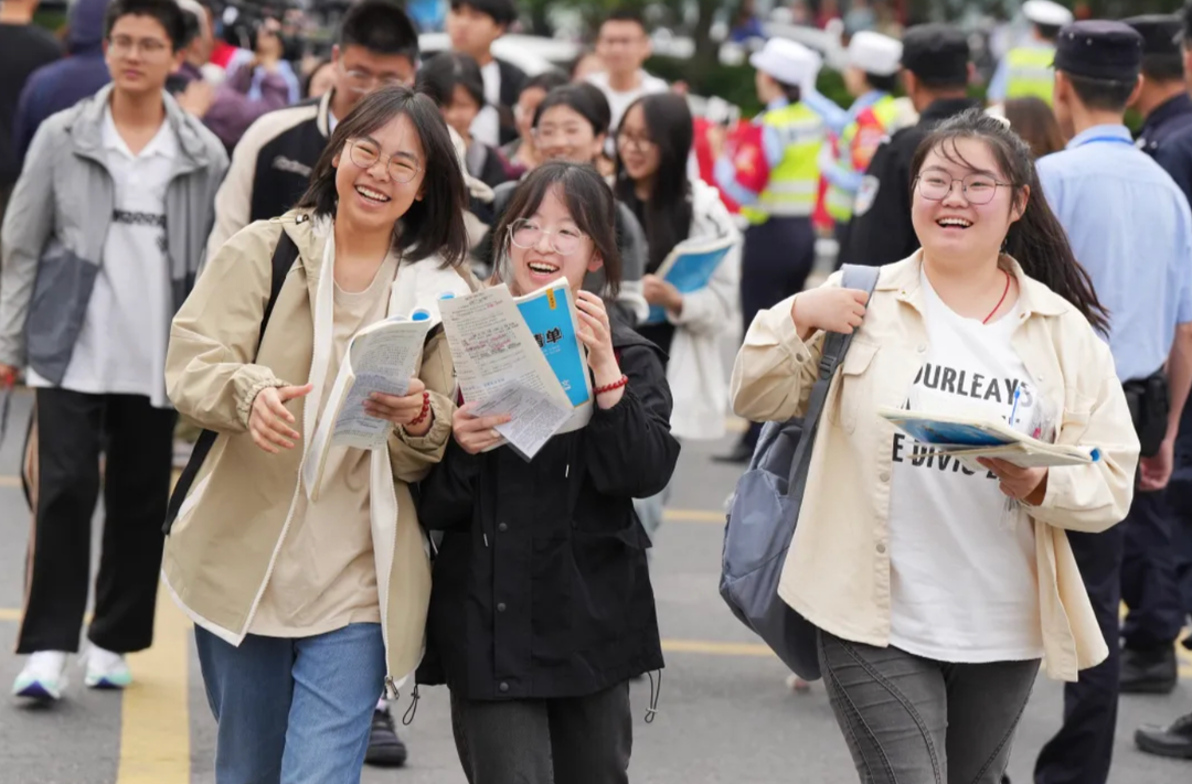 高考首日 平安顺遂