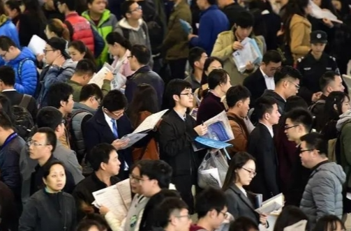 部分企业将招聘年龄放宽至45岁，“35岁门槛”有望打破吗？