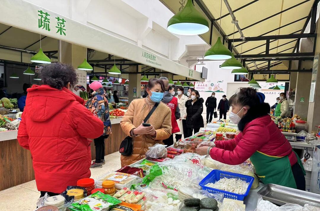 湖南蔬菜零售均价跌破7元 泰国榴莲颇受欢迎