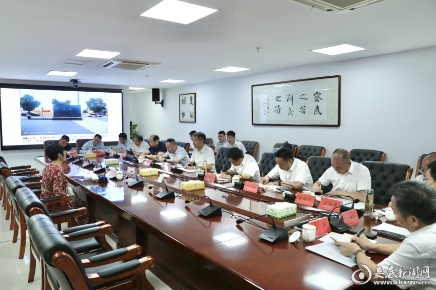 曾超群在娄底市信访局坐班接访：始终与人民共情为群众解难 努力做好新时代党的群众工作