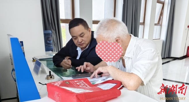 娄星医保故事：一位党员就是一面旗帜