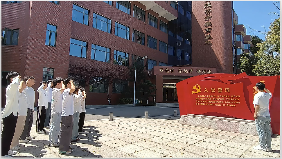 长沙民政职院软件学子在廉政基地上“行走的思政课”