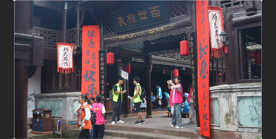 高考后，凤凰古城迎首批研学团队