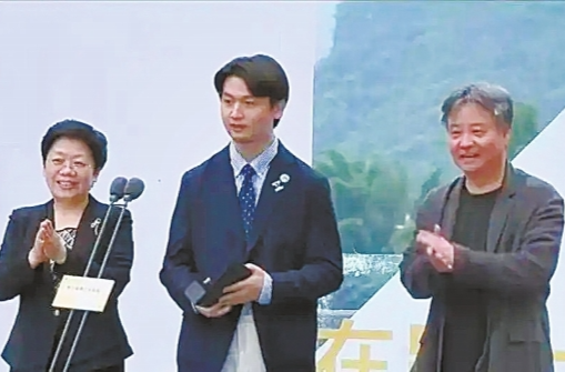 湘江副刊·潮头丨“文学最打动人心的，依然是诚与真”——从刘楚昕获奖感言所想到的