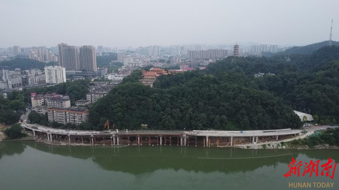 益阳南滨江路桥项目主体工程完工