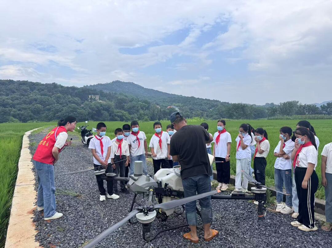 东安县大江口学校：播撒红色火种 点燃科技梦想