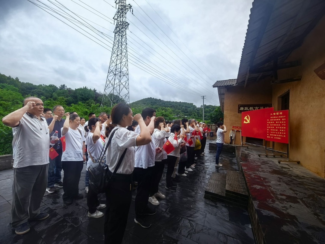 银太社区百名党员沉浸式学党史：探左公精神、寻革命初心、看乡村蝶变