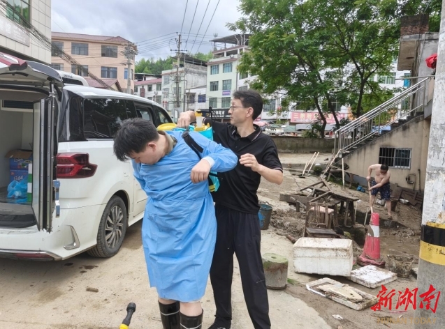 绥宁县金屋塘镇遭遇特大暴雨：卫健力量紧急出动守护群众健康