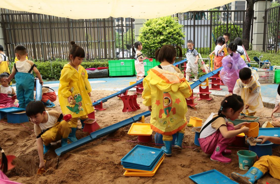 聚焦户外  共话“真游戏”的教育真谛 ——株洲市天元区宣贯《学前教育法》系列活动之幼儿园户外活动研讨会
