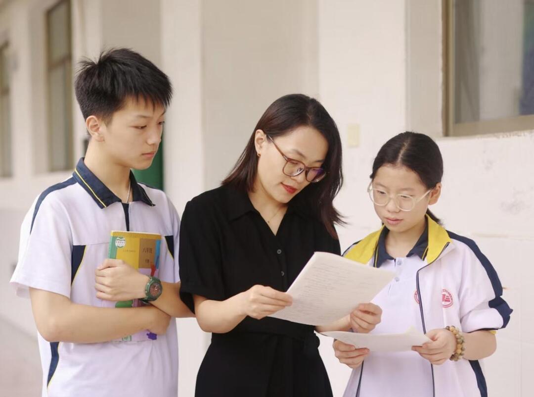 谭敬议：深耕教坛十五载，育梦成光绽芳华