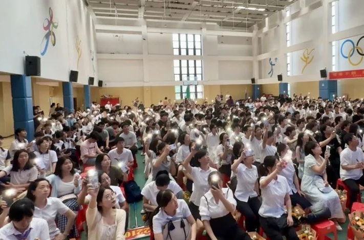青春向党 强国有我 | 株洲市一中举行2025届毕业典礼暨成人礼活动