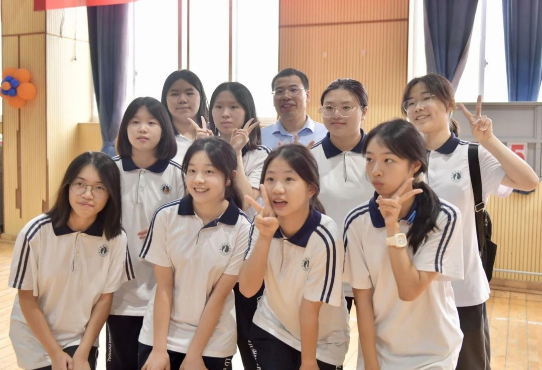 咔嚓！一键解锁湖南中学毕业“青春图鉴”