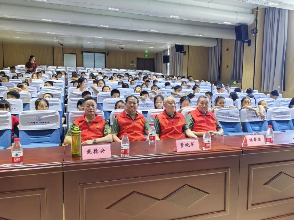 长沙市科大佳园军休站老兵科普队走进开福实验广润小学