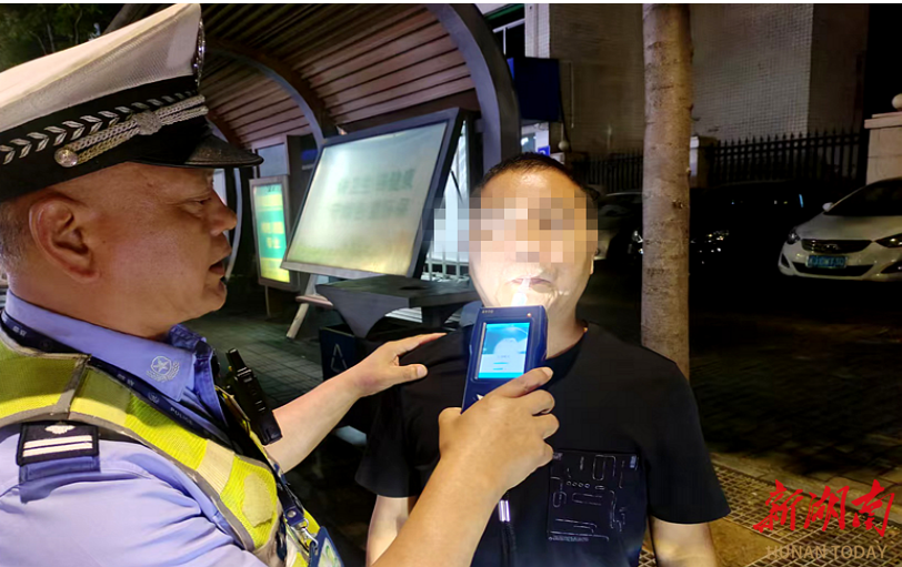 重拳出击 常德警方查处2498名酒驾醉驾人员