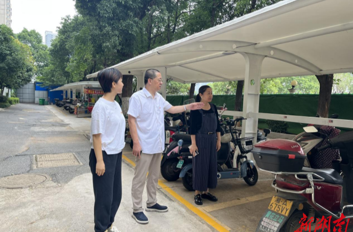 “充”满幸福感！银河社区建设充电车棚解民忧