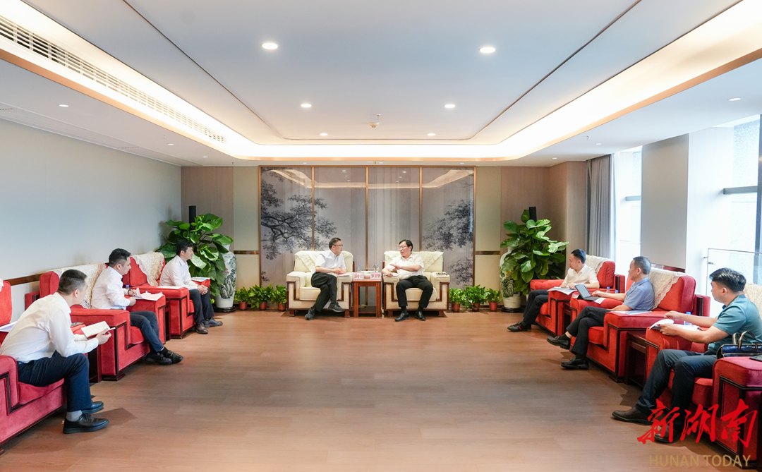 罗卫华会见华为公司客人