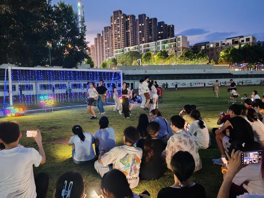 南华大学化学化工学院毕业季音乐夜跑燃情起跑