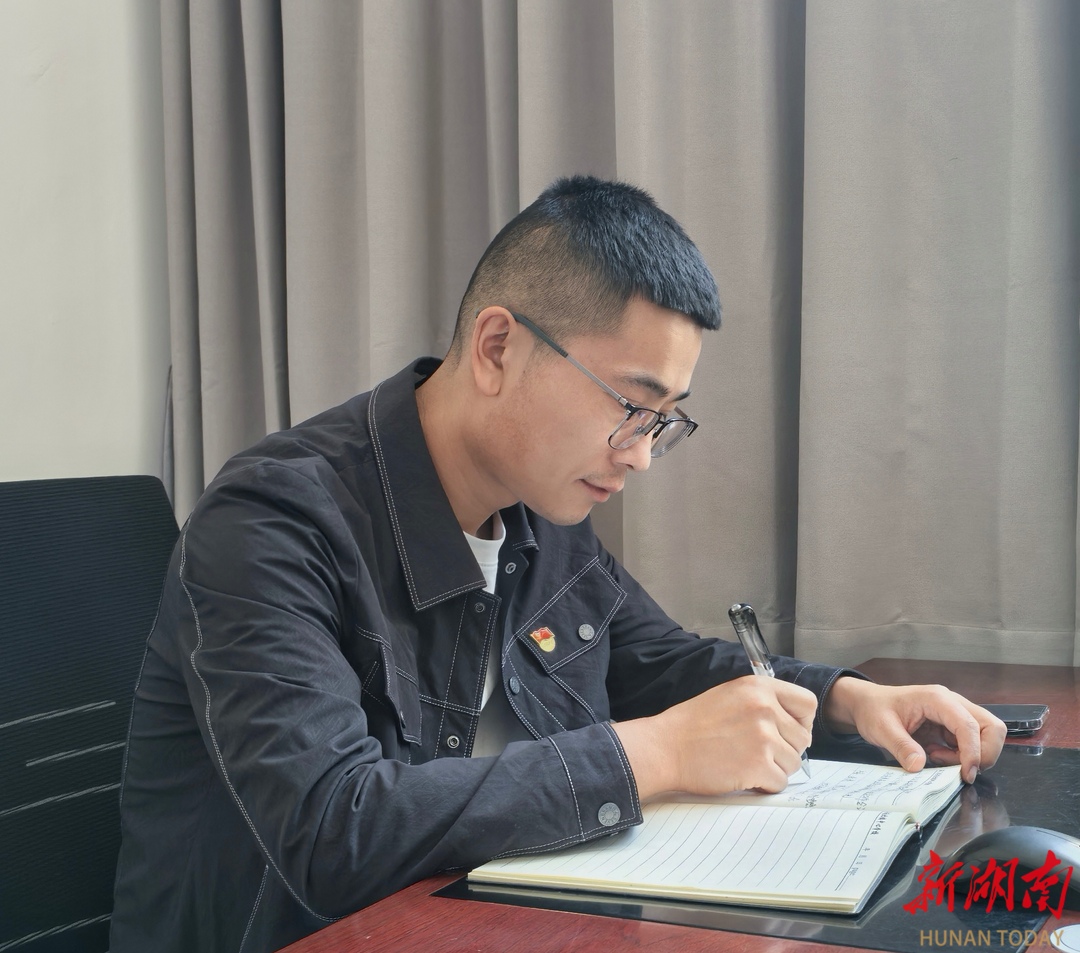 放弃3次进城机会，他扎根山乡14年，守望教育理想