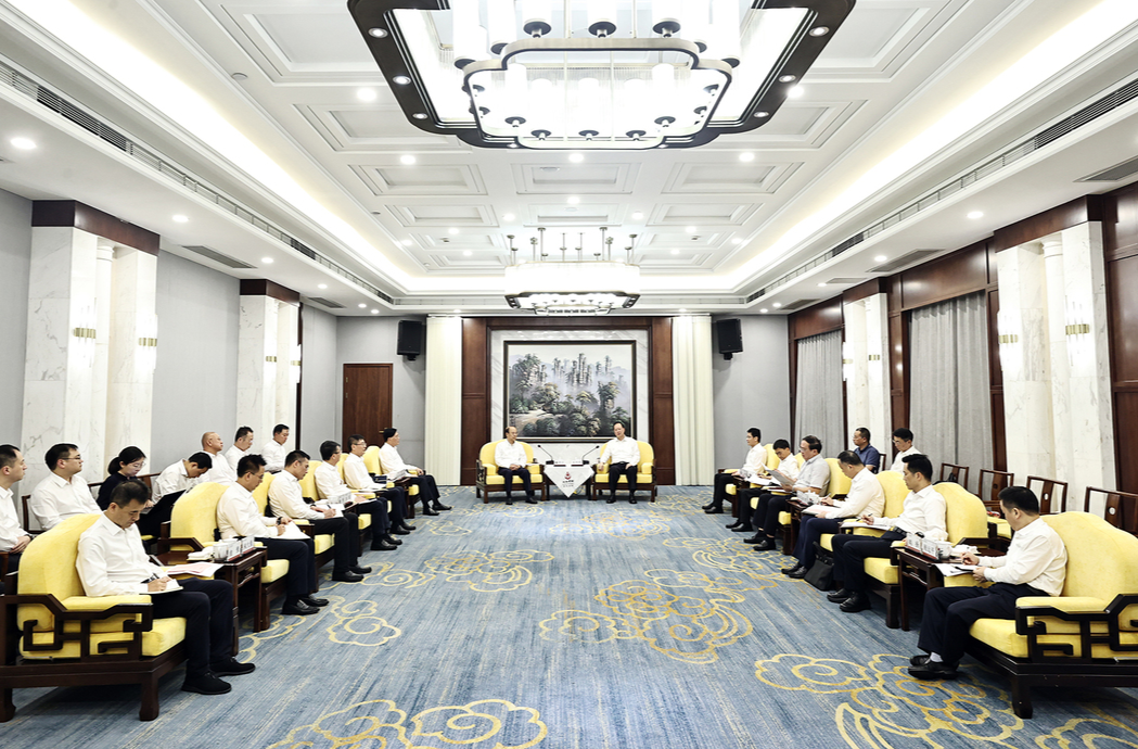 省政府与中国石油举行工作会谈 毛伟明戴厚良出席
