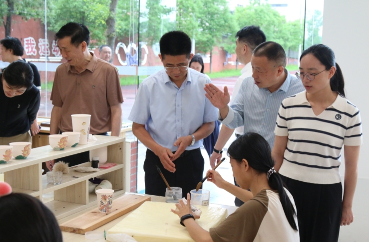 湘潭市残联一行赴株洲市特殊教育学校考察残疾人教育工作