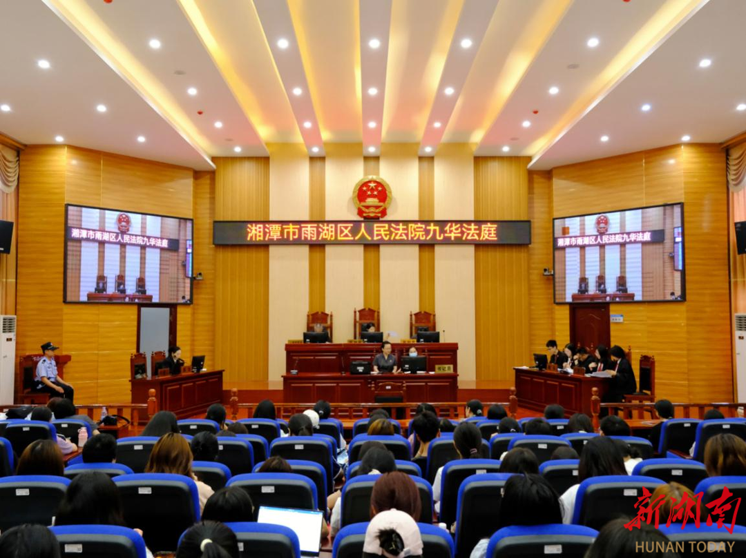 巡回审理进校园，法治教育“活”起来