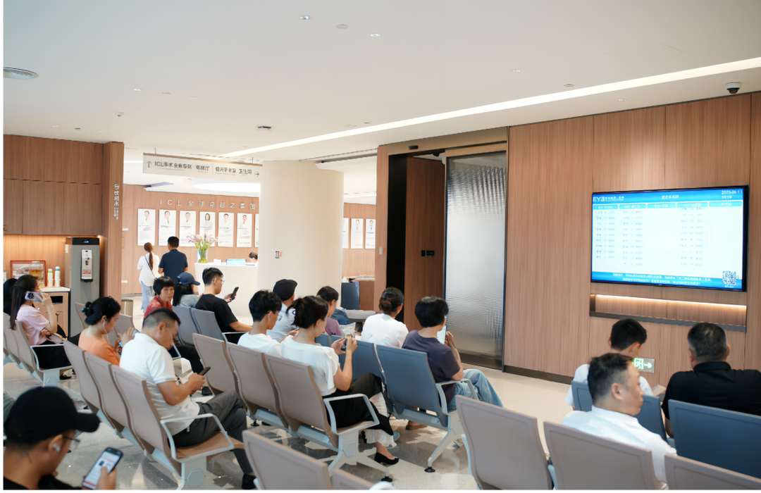 “摘镜热”来临，专家提醒，近视手术需要科学规划与专业保障