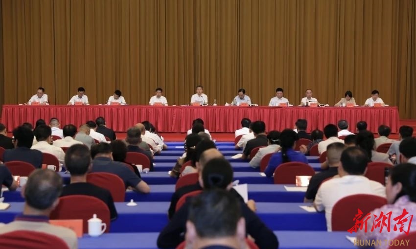 曾超群：一严到底推动集中整治违规吃喝取得实效