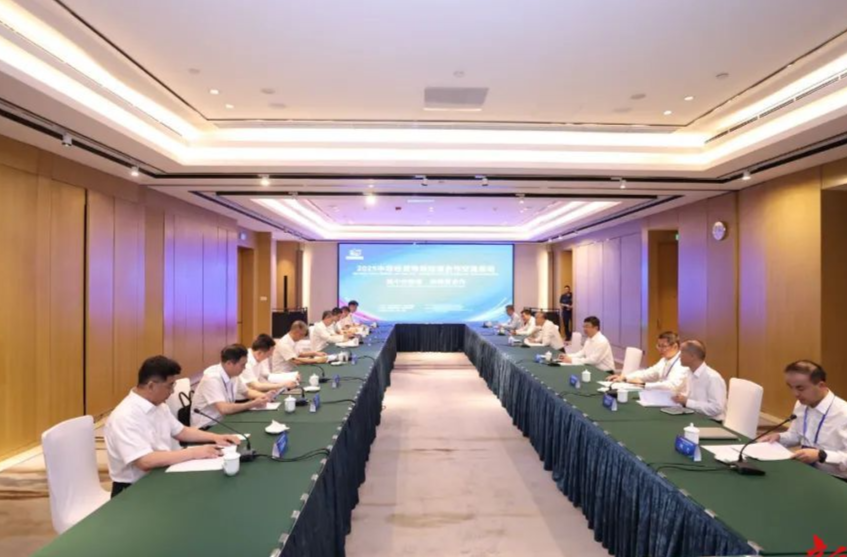 曹慧泉陈恢清与广州港集团黄波一行座谈 建强物流大通道 服务国家战略全局