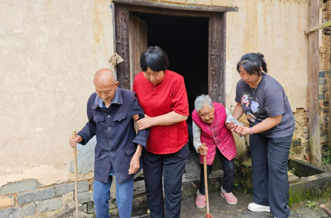 郴州:闻“汛”而动 全力转移群众保安全