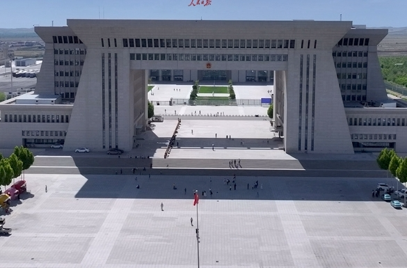 经纬线·在总书记关注的枢纽地带，跟“摆渡人”跨国上班