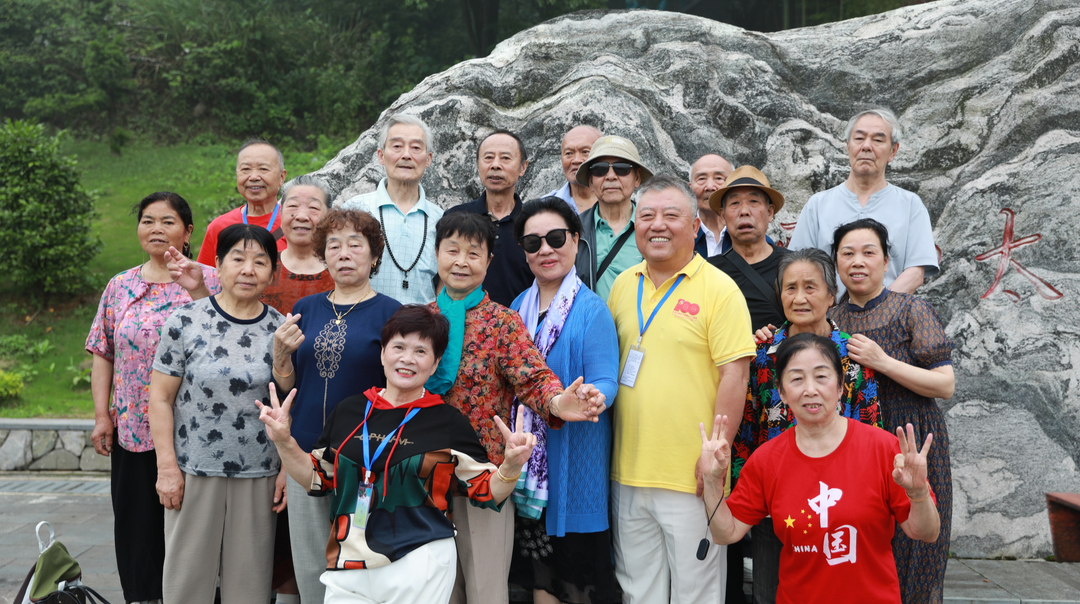 跨越半世纪的重逢，200余名知青重聚靖州共叙青春岁月