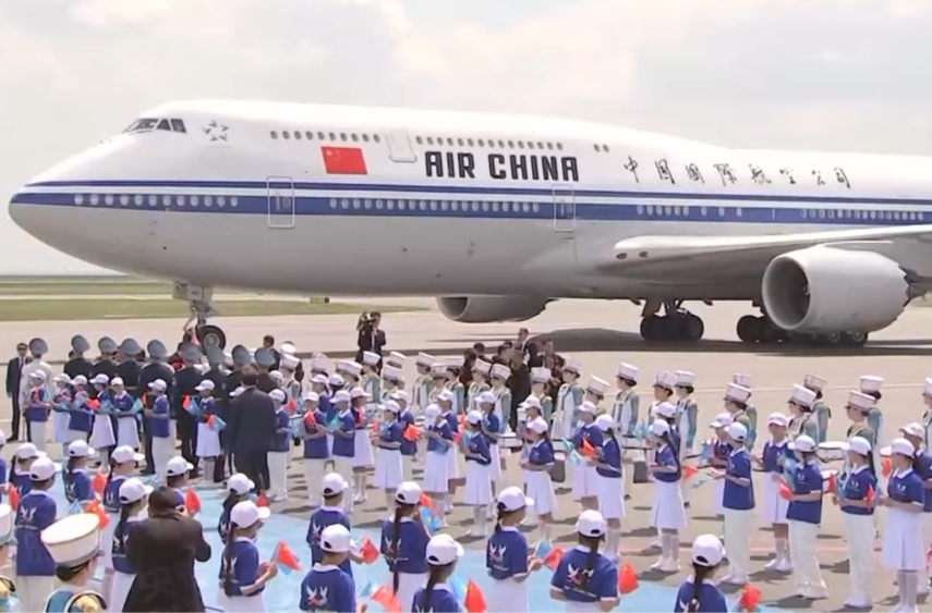 独家视频丨习近平抵达阿斯塔纳出席第二届中国—中亚峰会