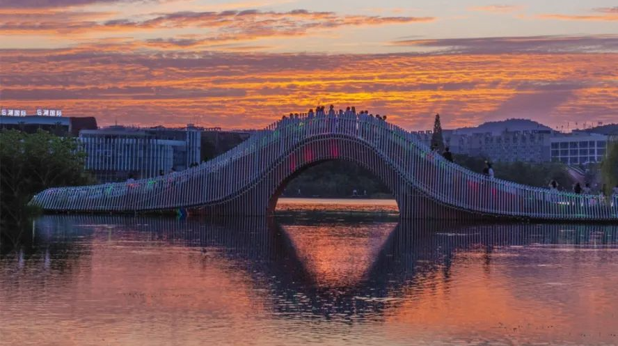 美出新高度！近日，湖南天空“放大招”