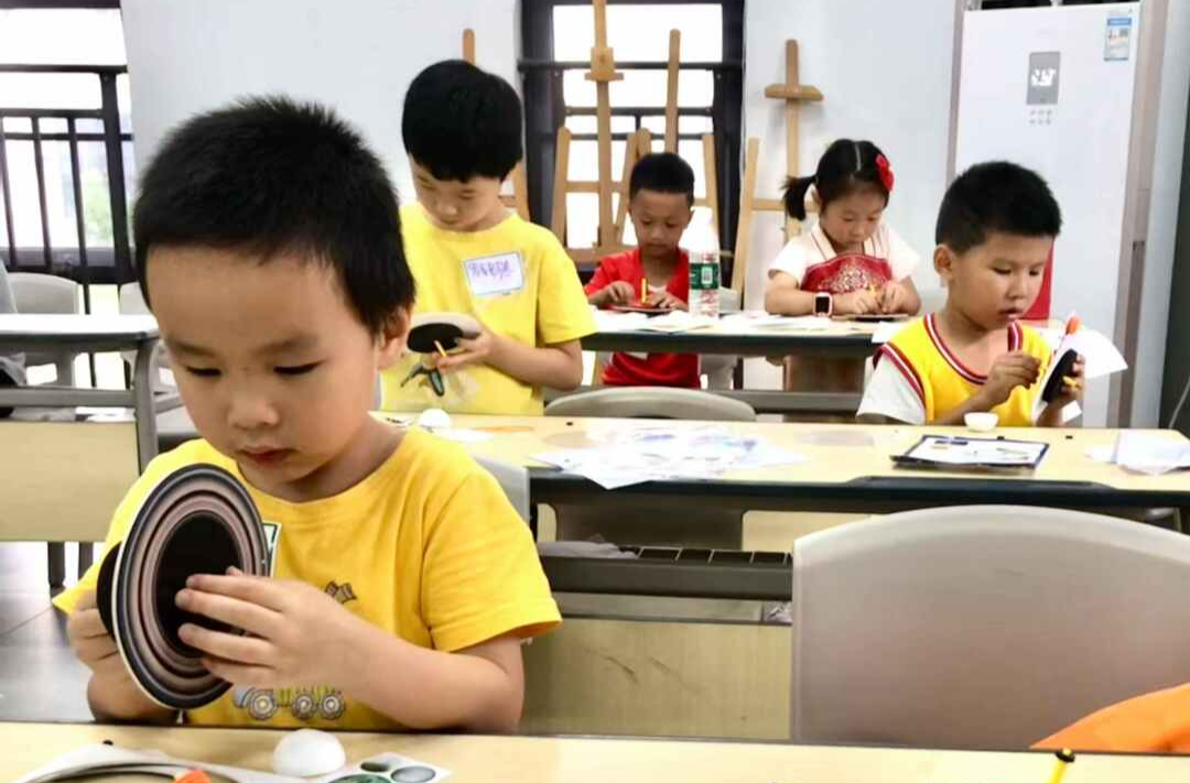 關(guān)注青少年心理健康·育見⑦當(dāng)“小英雄”遇見土星環(huán)：父親節(jié)“育見”課堂開啟成長旅程
