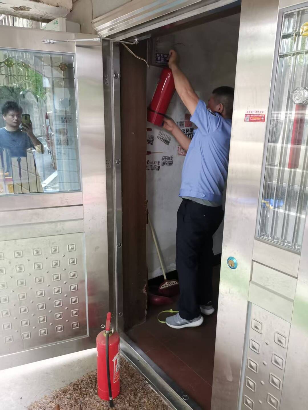 湖南湘江新區(qū)靳江社區(qū)：家家有“防”  716個單元換上消防“新裝備”