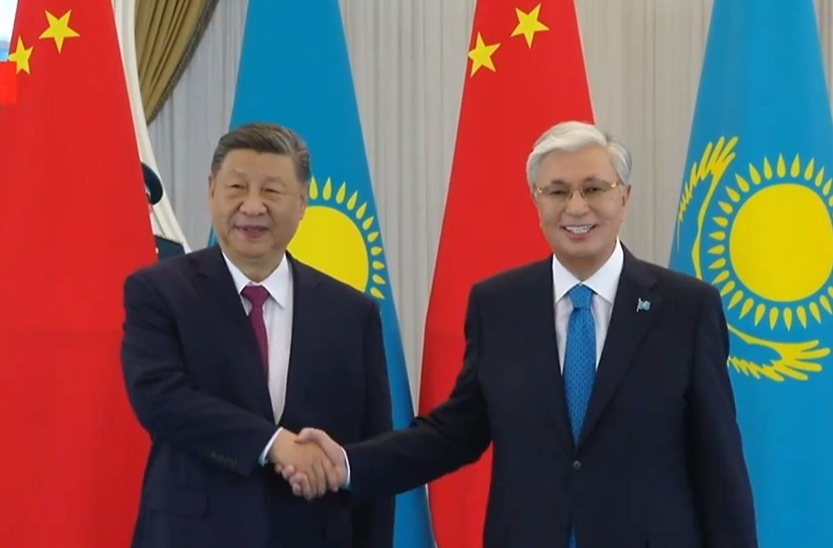 独家视频丨习近平抵达总统府 托卡耶夫迎接
