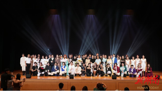 青春演绎经典，校园版《汉密尔顿》在湖南信息学院上演​